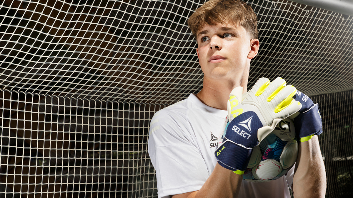 Vask og vedlikehold av keeperhansker