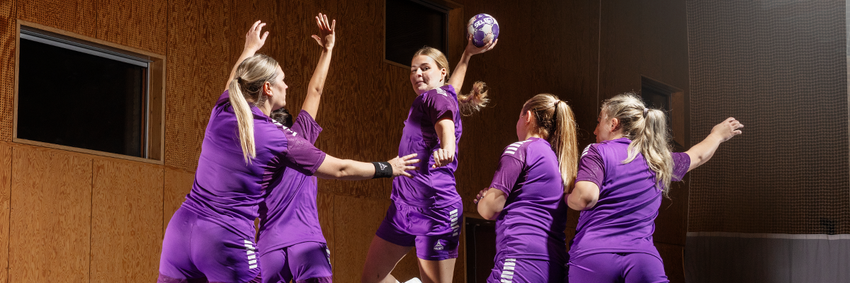Klisterbruk reguleres av håndballforbundets regler.